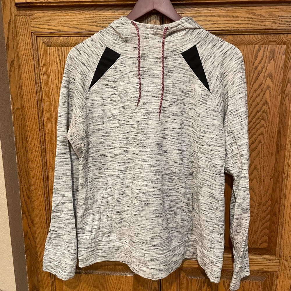Tek Gear white sweatshirt
